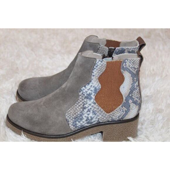 casta. Shoes - CASTA Sz 37 7 Lisa Boots Ankle Animal Sundance Catalog NEW without Box